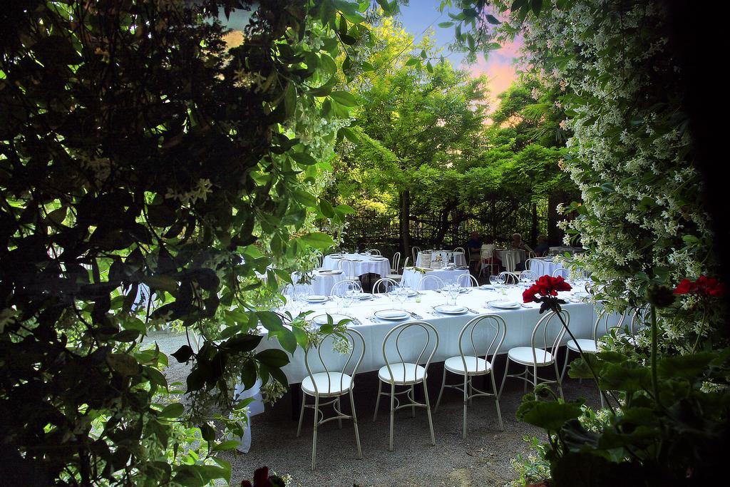Albergo Ristorante Madonnina Cantello エクステリア 写真