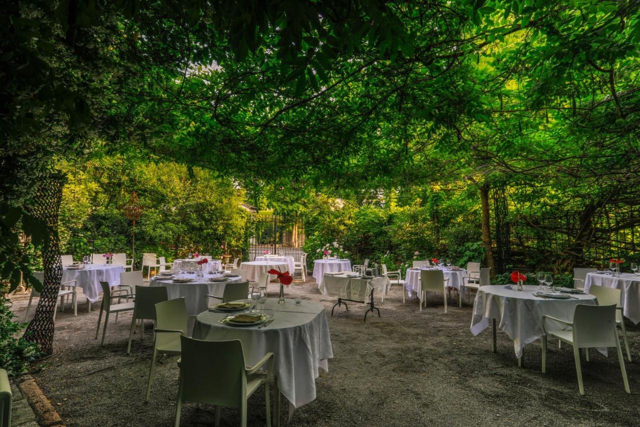 Albergo Ristorante Madonnina Cantello エクステリア 写真